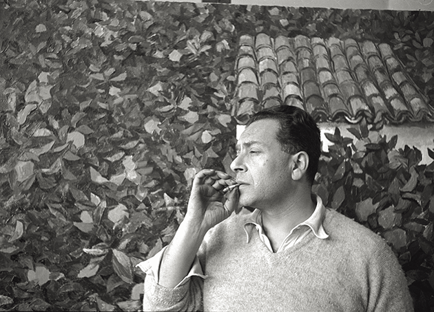 Renato Guttuso smoking, photographed by Mario De Biasi in the 1960s Image: akg-images / Mondadori Portfolio / Mario De Biasi, Artwork: © DACS, 2022